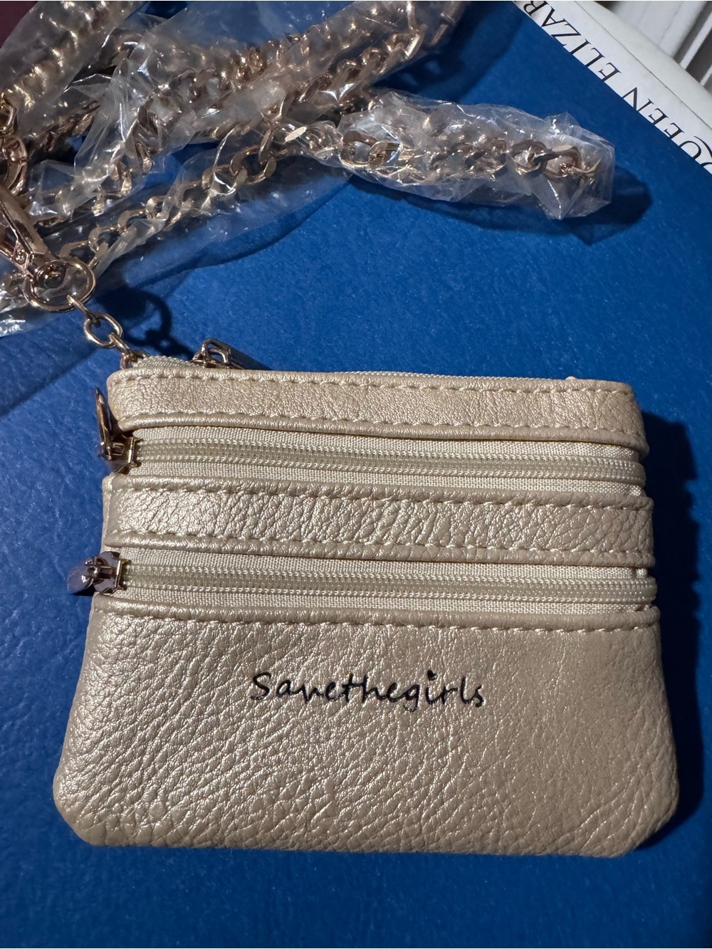 CLIP & GO Gold Chain Lanyard with Gold Zip Pouch - Picture 8 of 9